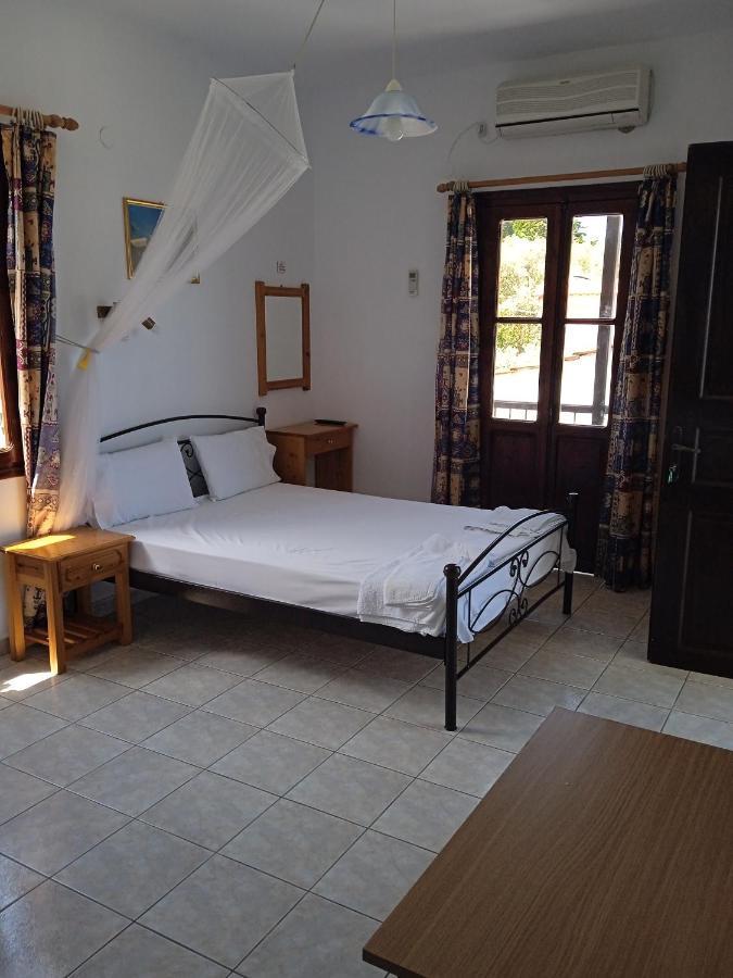 Filoxenia Apartment Skopelos Town Exterior photo